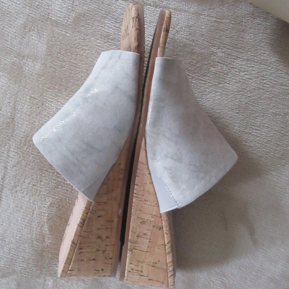 NYDJ Claudine metallic suede wedge mules in soft neutrals, gold sz. 7.5 w. box